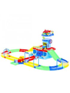 Polesie MŰANYAGJÁTÉK repülőtér utcával