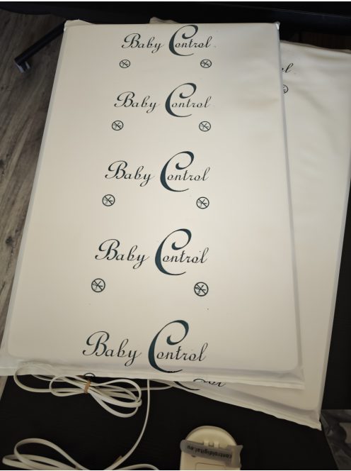 Baby Control Premium 2 légzésfigyelő készülék 2 extra nagy lappal